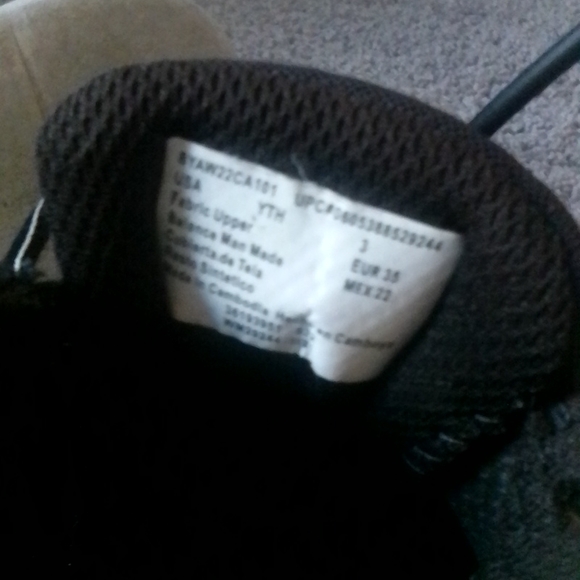 Shoes - Picture 2 of 4